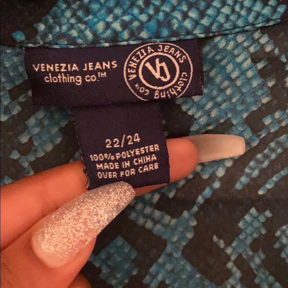 Unisex button down - Picture 2 of 2